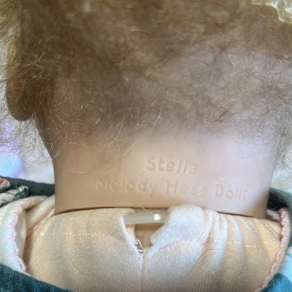 “Stella” reborn doll by Melody Hess. Signed body. EC. LIMITED EDITION of 250 - Picture 11 of 17